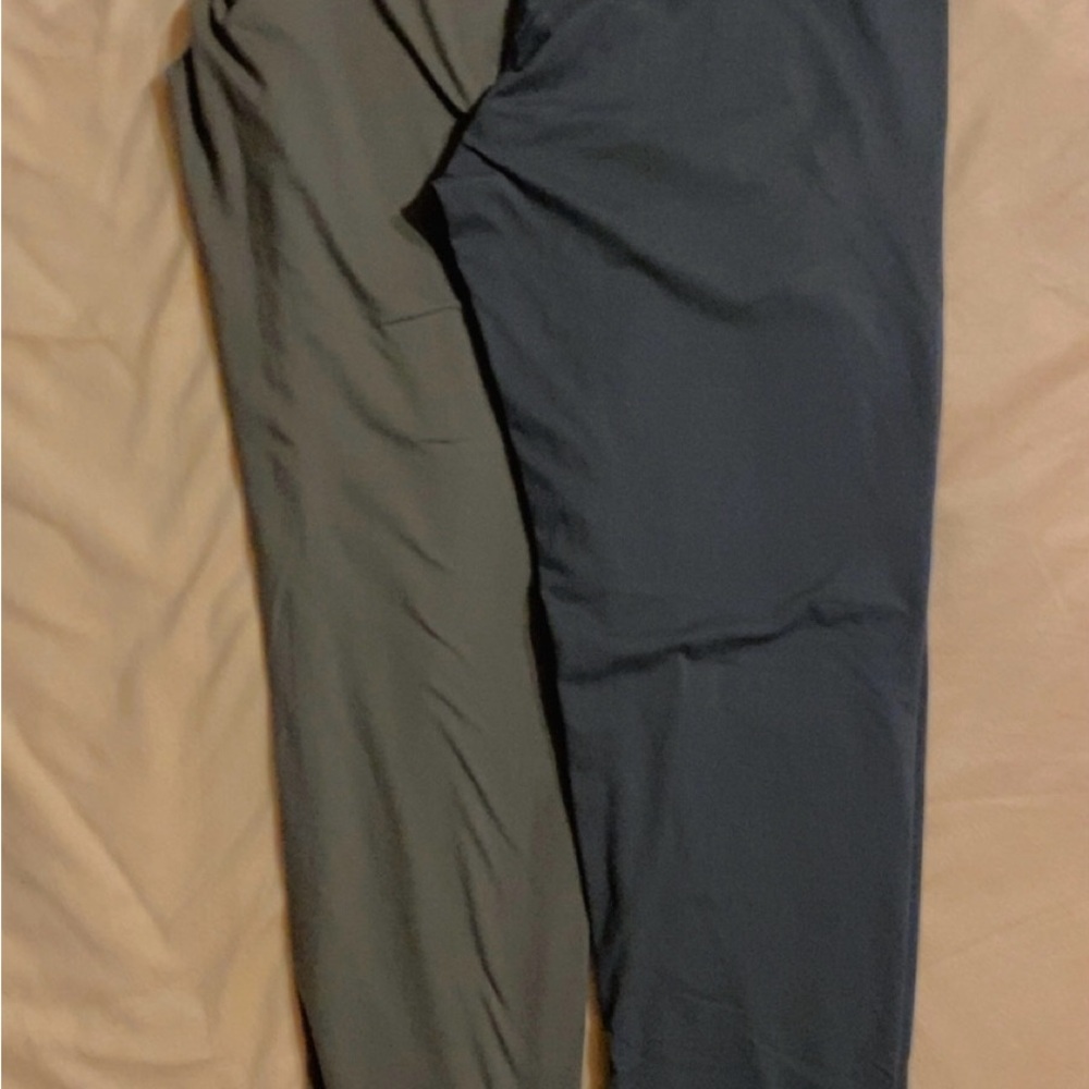 Two-Tone Leggings in Black and Gray